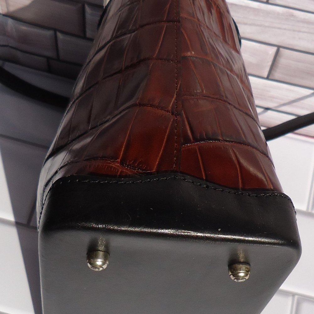 BRIGHTON croc-embossed leather shoulder bag. - Picture 8 of 16